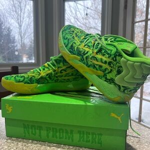 Puma Fluorescent Green Sneakers